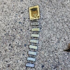 Lions Club 5M-9 College‎ Leadership Graduate Enamel Dangle Pin 2007-2014 Bars